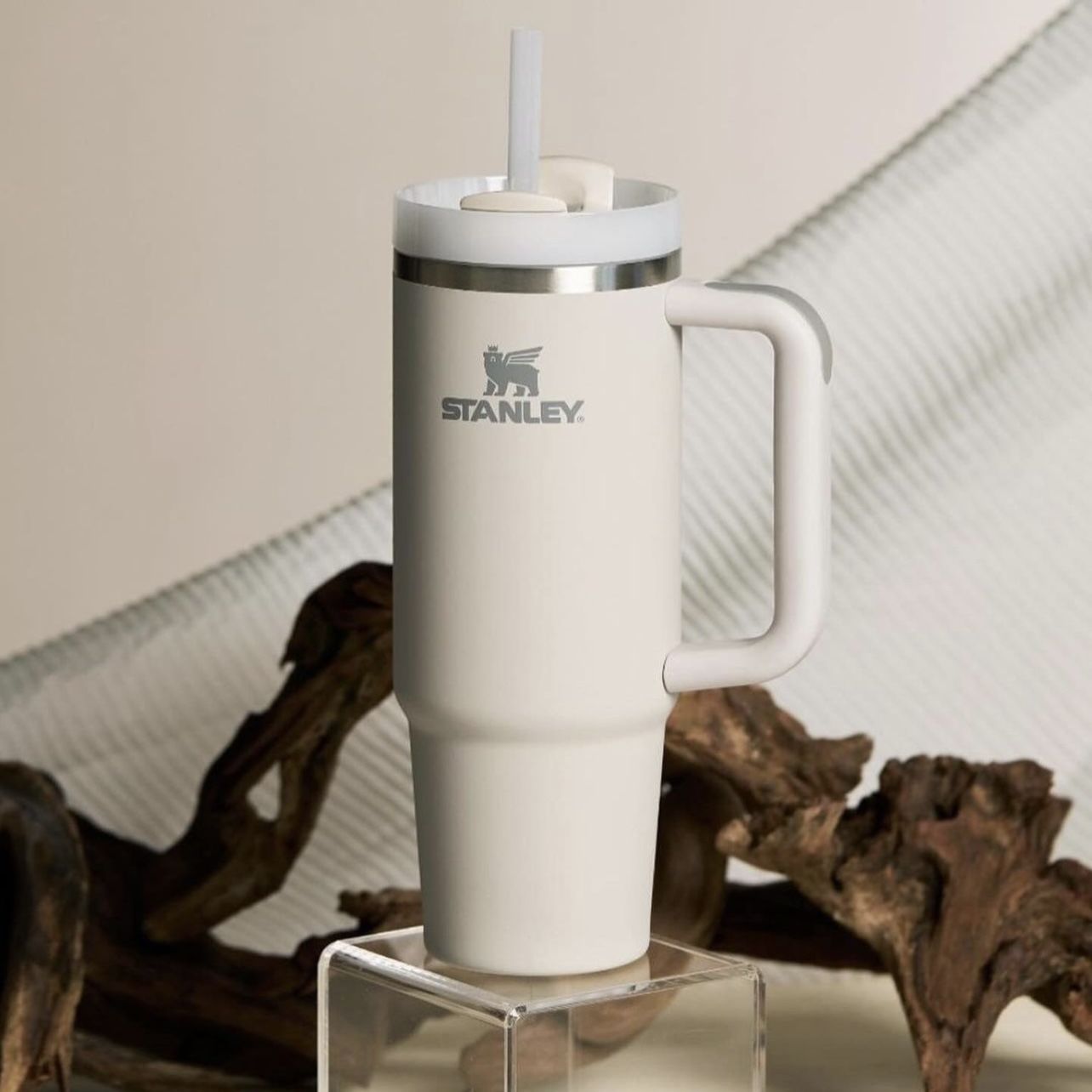 🔥 TERMO STANLEY TÉRMICO COLOR CREMA - Mantén tu Bebida Perfecta